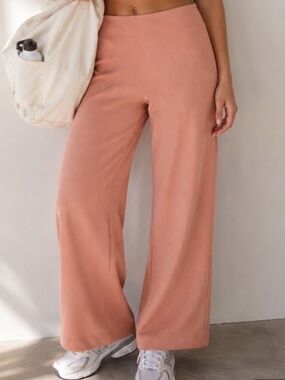 NWT RHONE Ripple Sweatpant in cameo pink